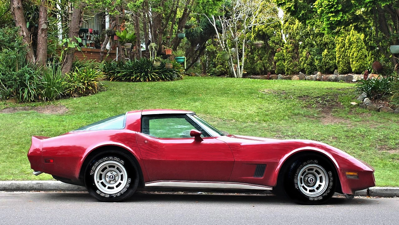 Click to Enlarge-Esc to Close Corvette Generations/C3/C3 1980 Corvette side view2.webp